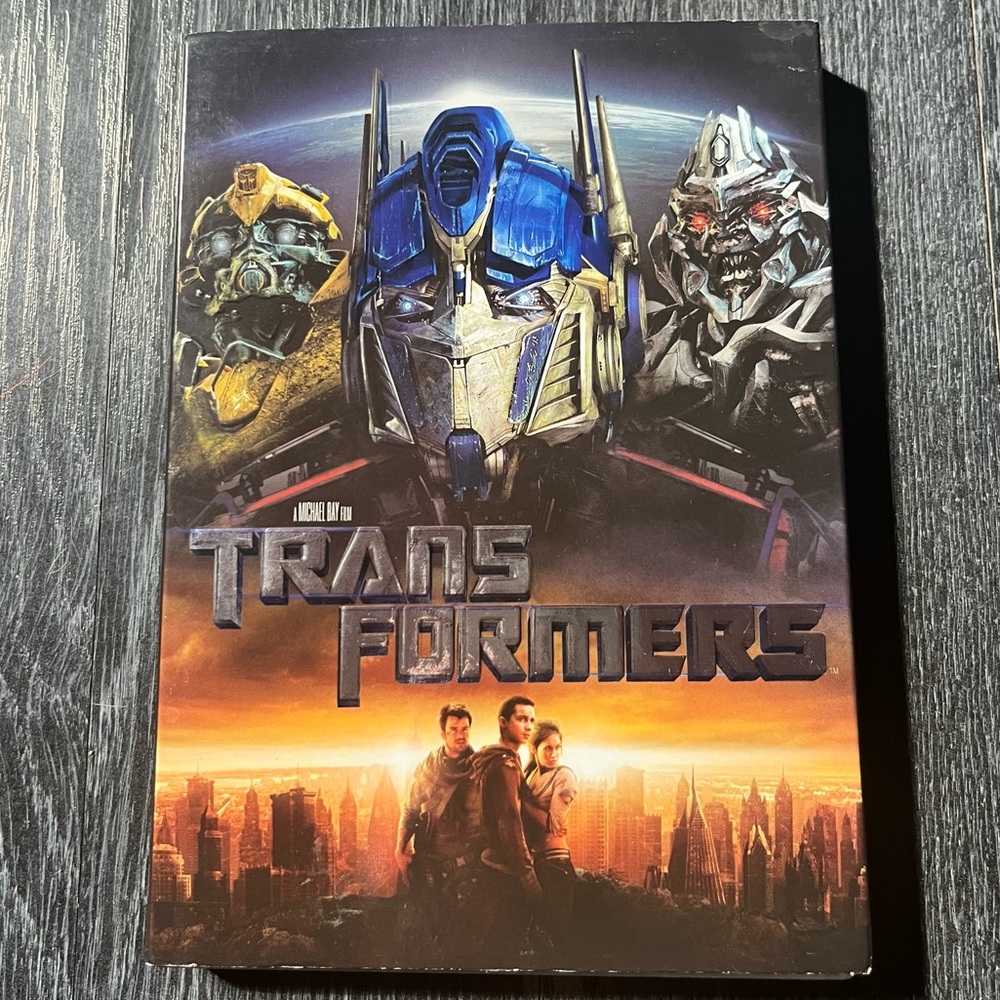 Transformers DVD  ~(=^‥^)/●